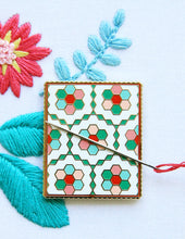 Vintage Flower Garden Quilt Magnetic Needle Minder
